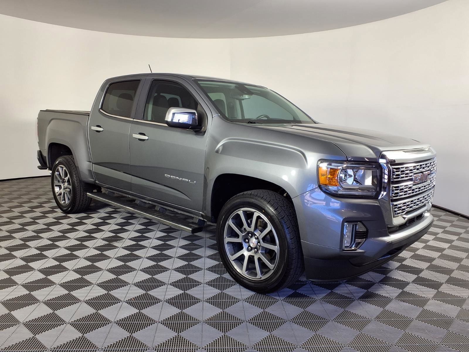Used 2021 GMC Canyon Denali RWD image 3