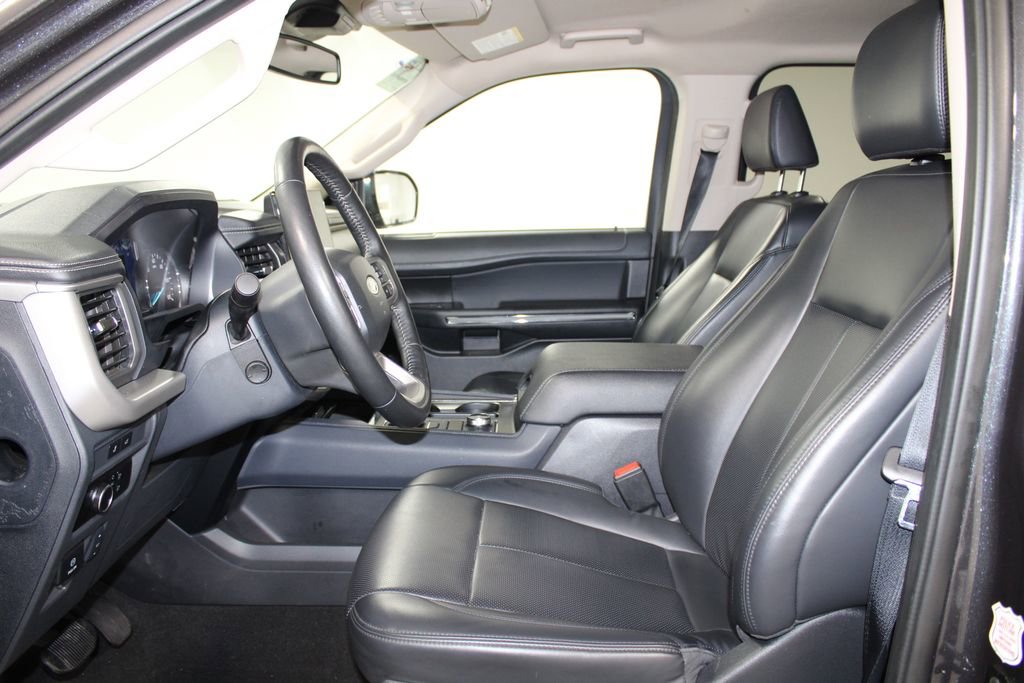 Used 2024 Ford Expedition Max XLT image 18