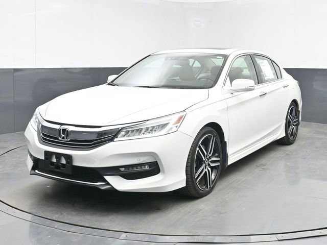 Used 2017 Honda Accord Touring image 5