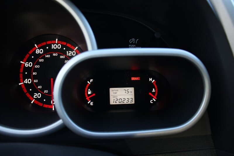 Used 2009 Toyota Matrix FWD image 7