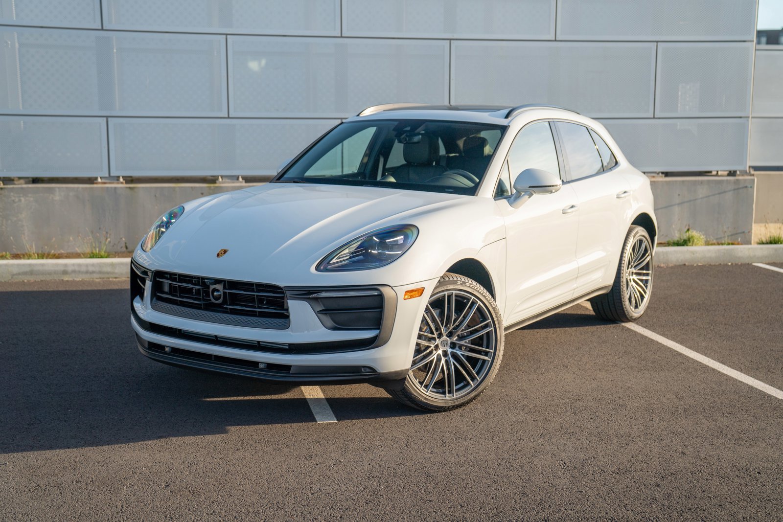 New 2026 Porsche Macan AWD/4WD image 1