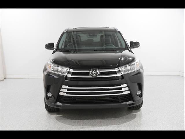 Used 2019 Toyota Highlander Limited AWD/4WD image 2