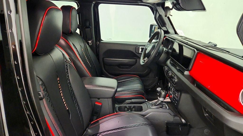 Used 2024 Jeep Gladiator Sport AWD/4WD image 24