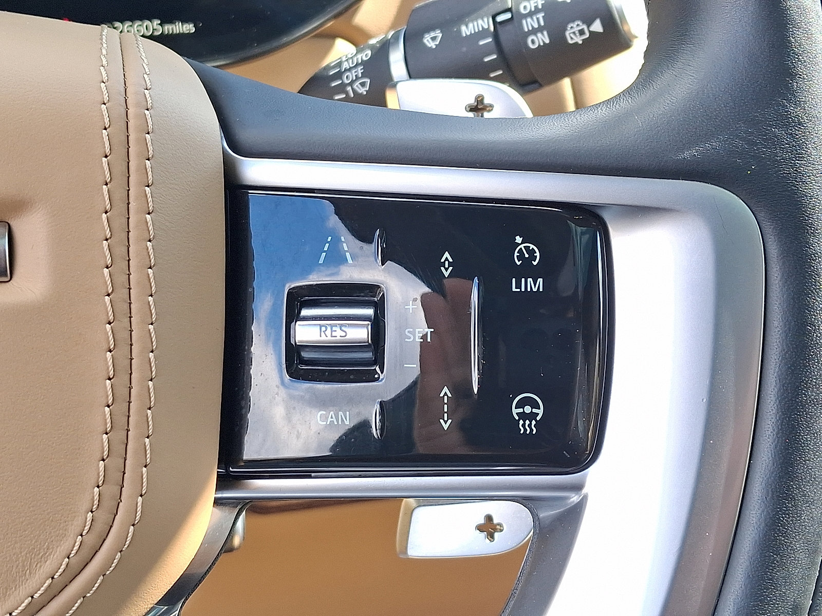 Used 2023 Land Rover Range Rover SE image 24