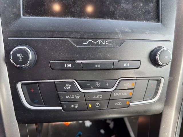 Used 2020 Ford Fusion SE image 7