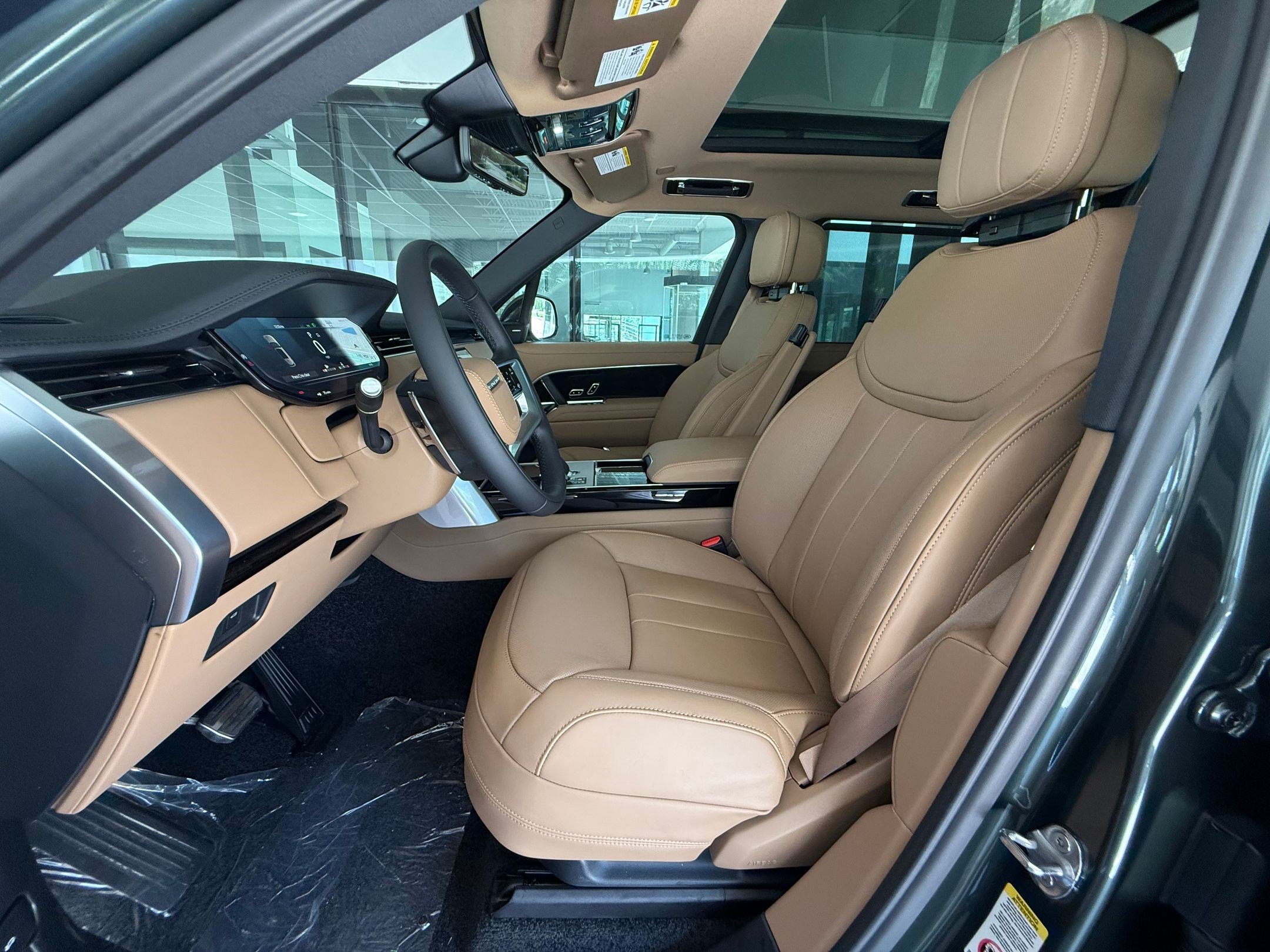 New 2026 Land Rover Range Rover Long Wheelbase SE AWD/4WD image 5