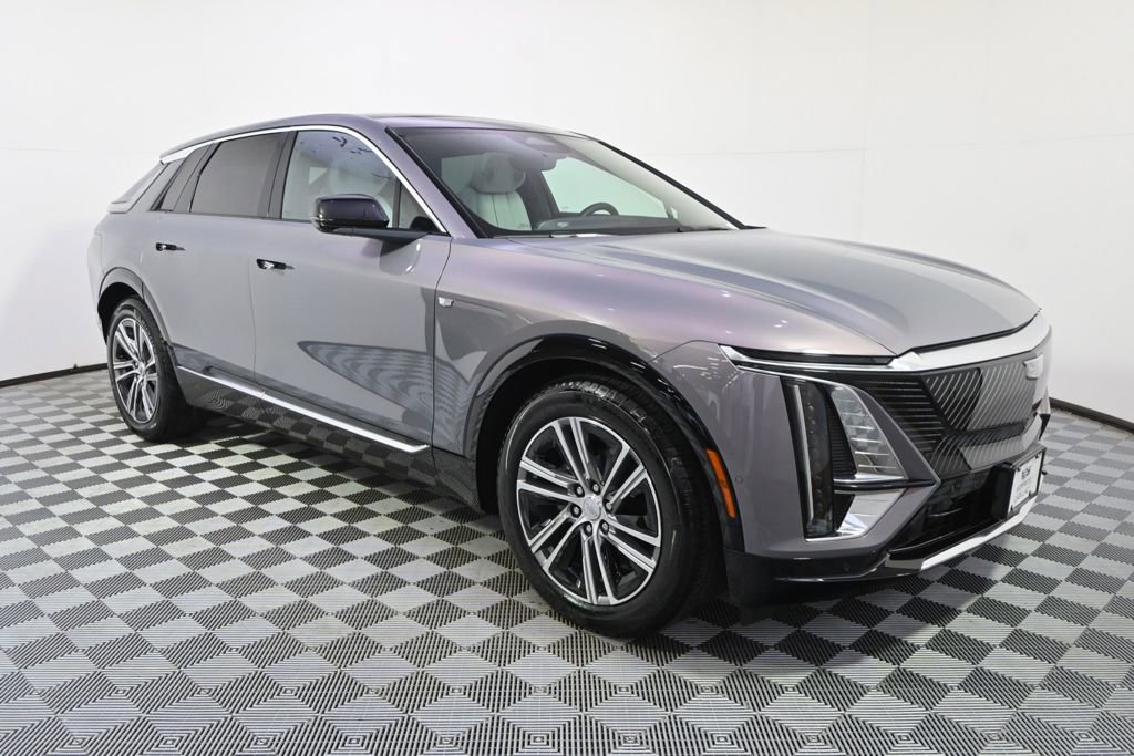 New 2025 Cadillac Lyriq Luxury AWD/4WD image 8