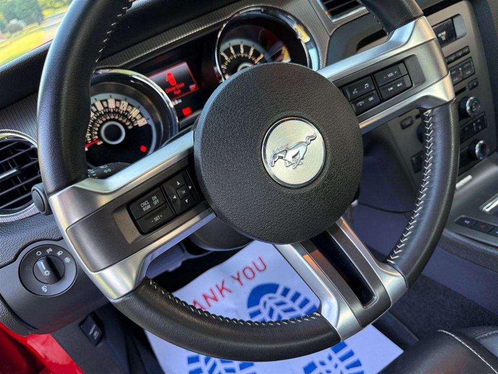 Used 2013 Ford Mustang GT Premium RWD image 40