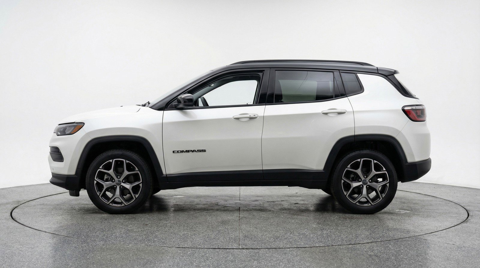 Used 2025 Jeep Compass Limited AWD/4WD image 5