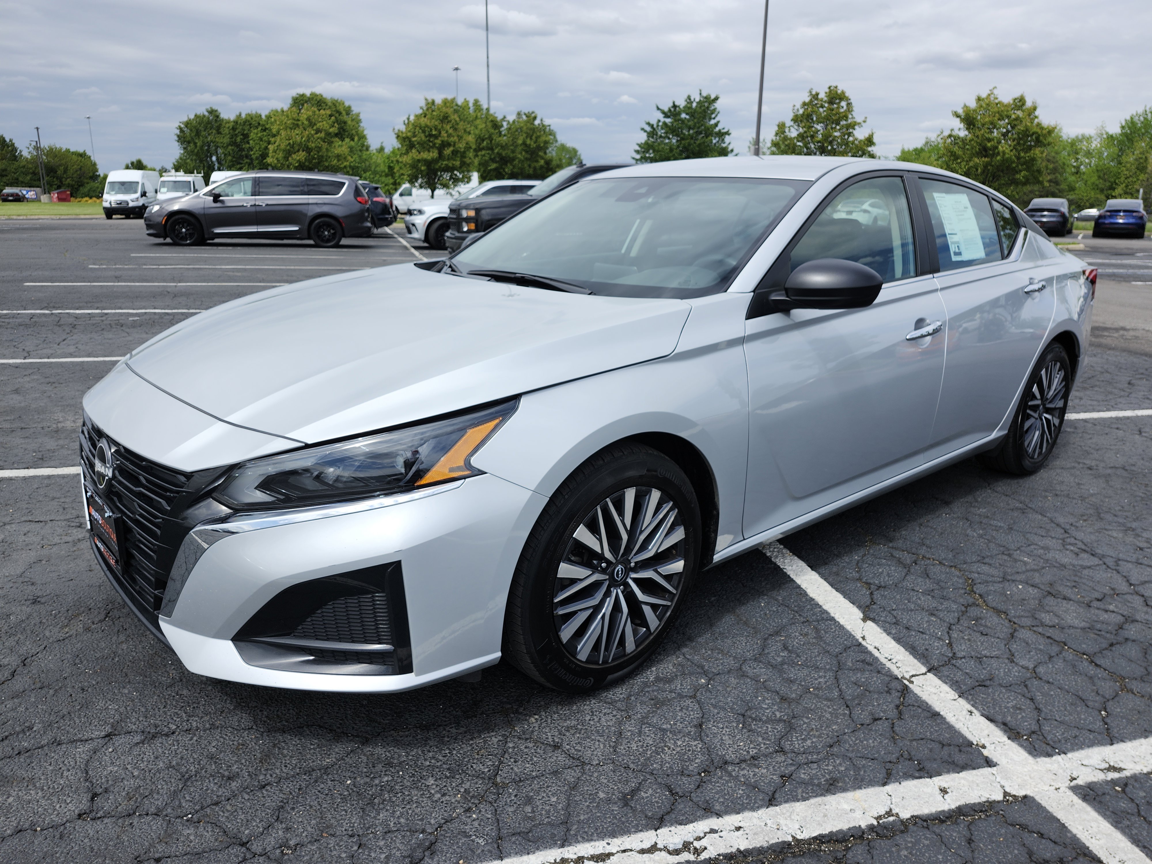 Used 2024 Nissan Altima 2.5 SV FWD image 11