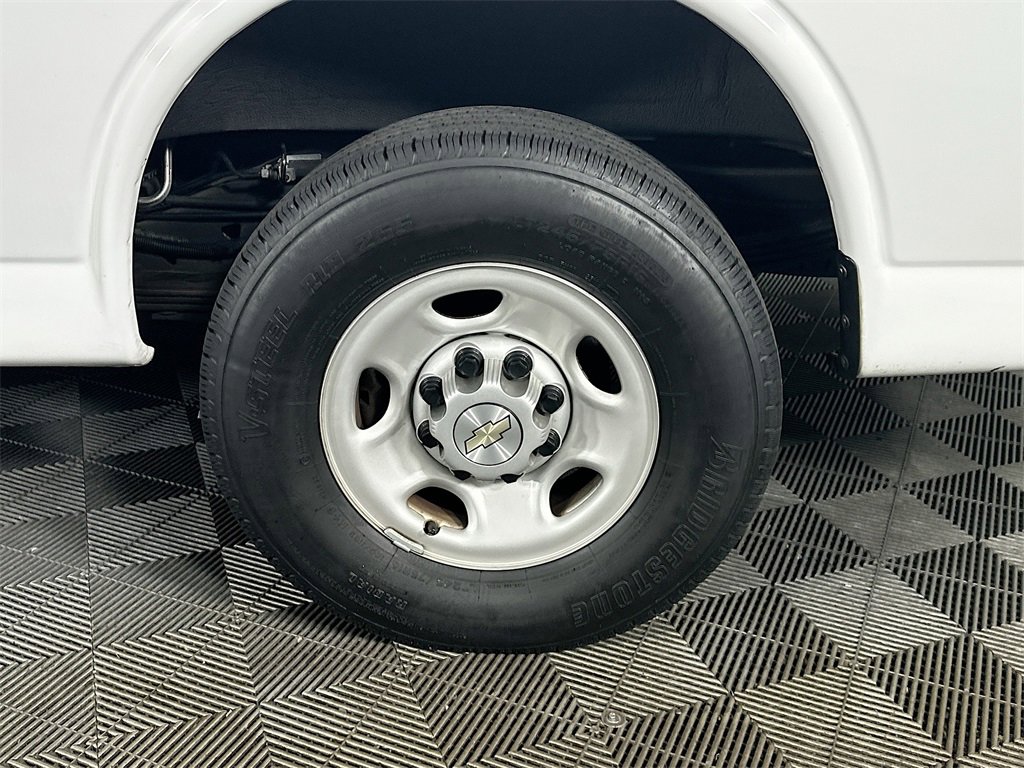 Used 2023 Chevrolet Express 3500 LS image 32
