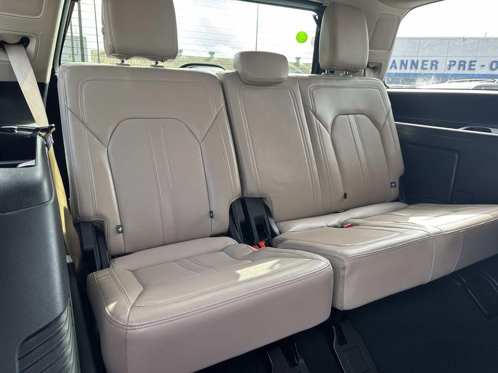 Used 2024 Ford Expedition Limited RWD image 9