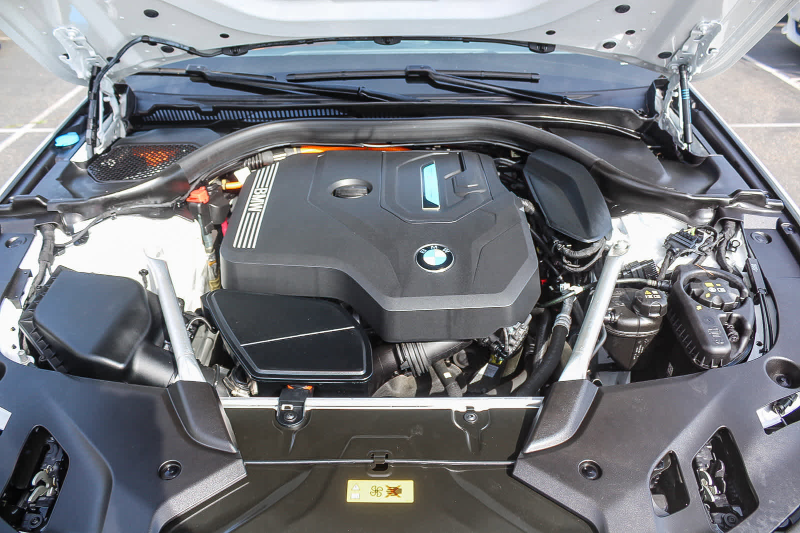 Certified 2023 BMW 530e w/ Convenience Package image 26