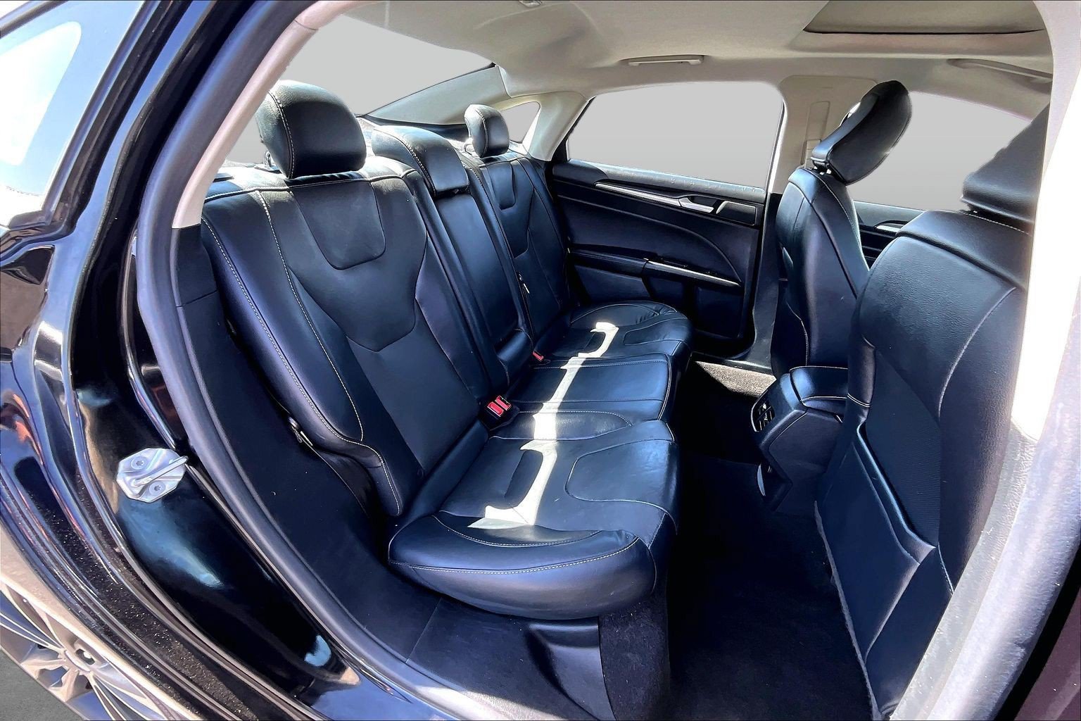 Used 2020 Ford Fusion Titanium AWD/4WD image 25