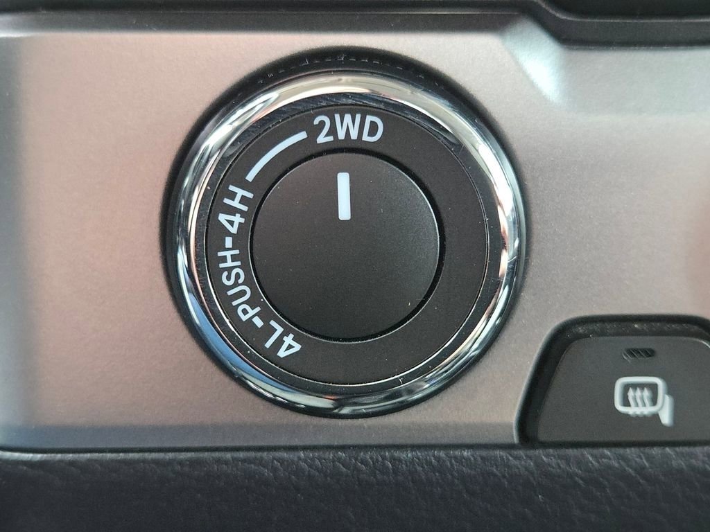 Used 2018 Toyota Tacoma SR5 image 11