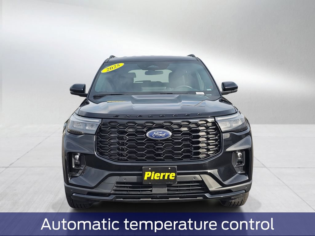 Certified 2025 Ford Explorer ST-Line image 8