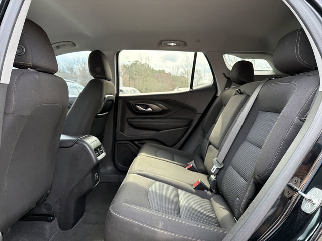 Used 2022 GMC Terrain SLE w/ Elevation Edition image 8