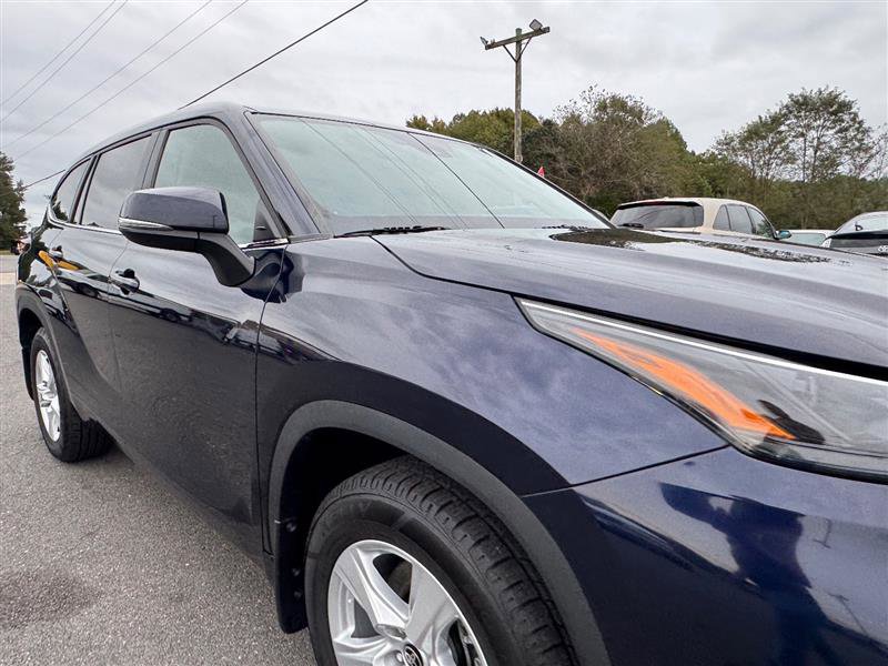 Used 2024 Toyota Highlander LE image 23