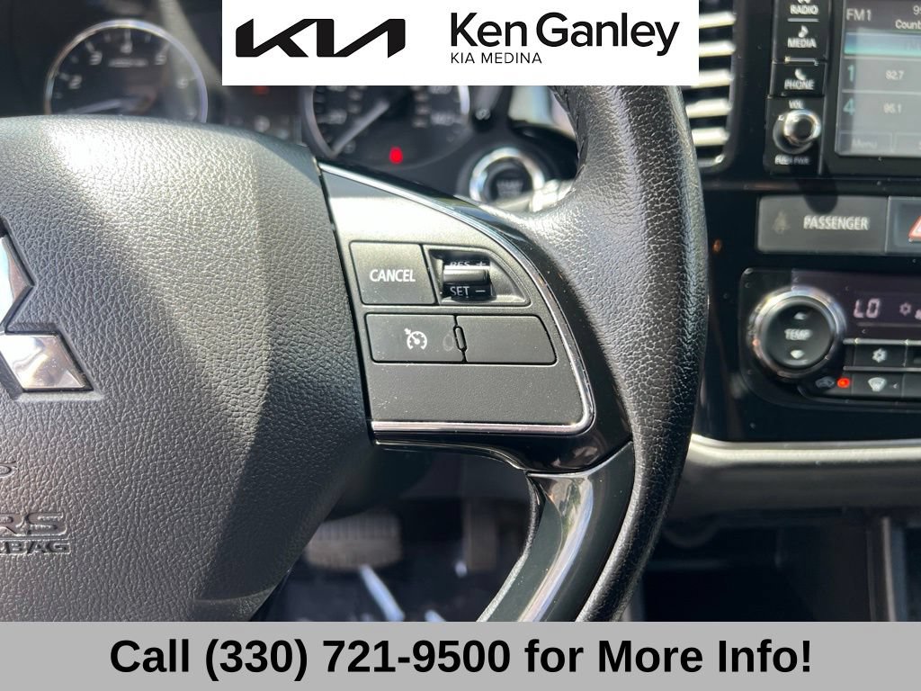 Used 2016 Mitsubishi Outlander SE AWD/4WD image 31