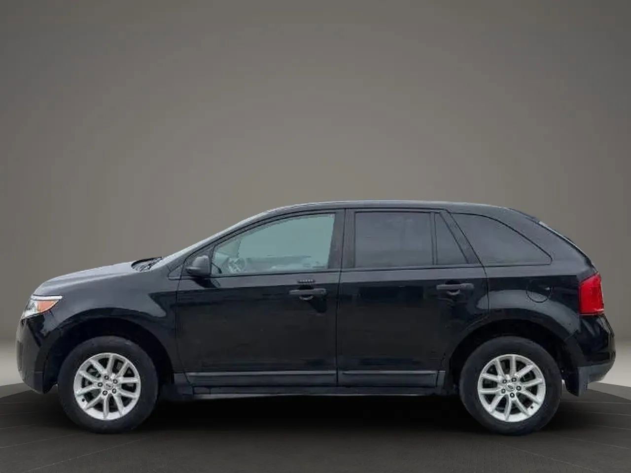 Used 2013 Ford Edge SE FWD image 4
