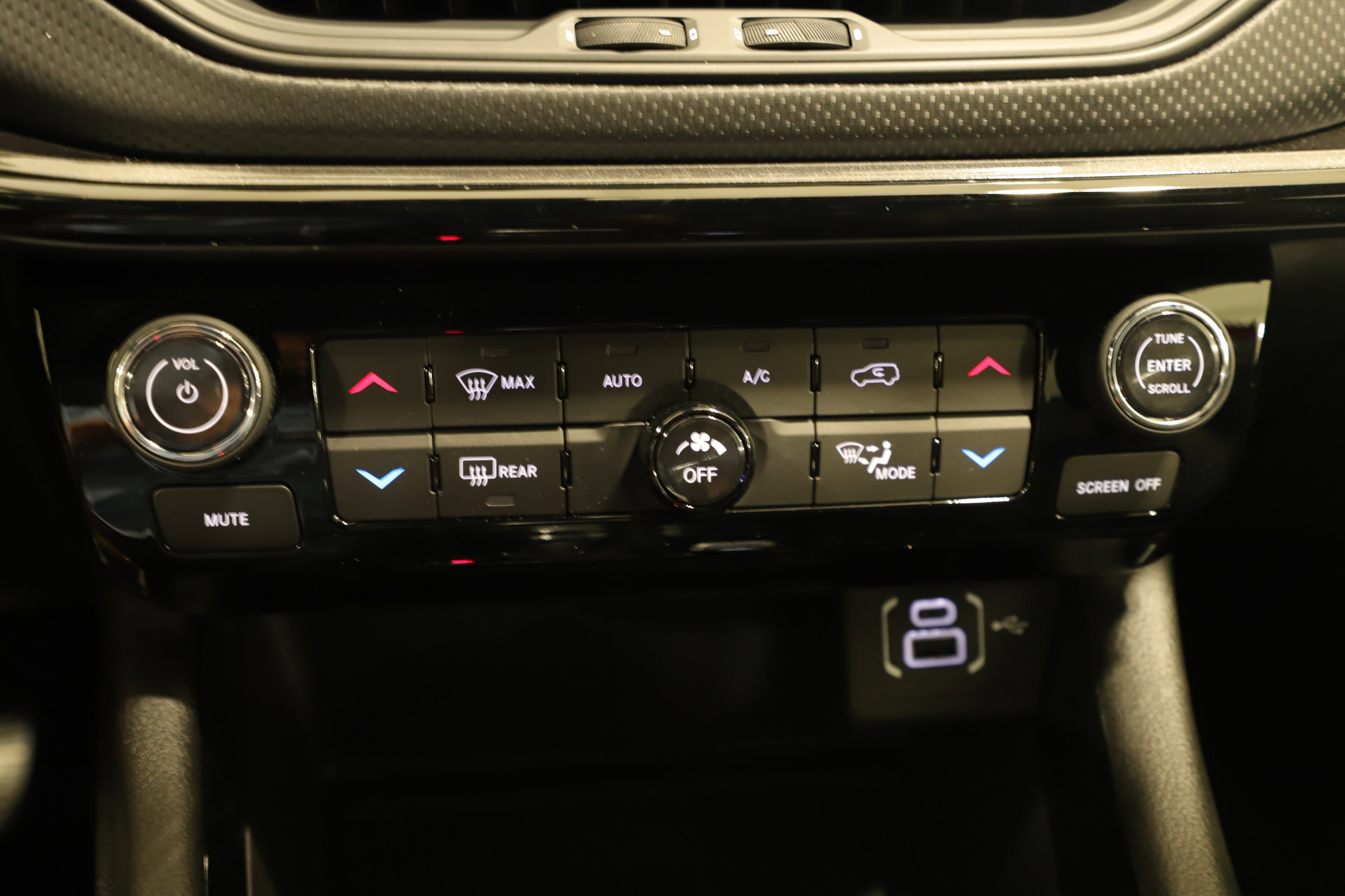 New 2026 Jeep Compass Latitude image 7