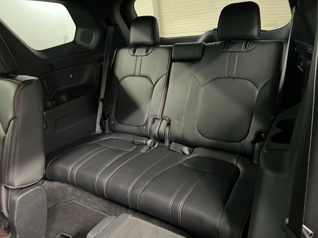 Used 2025 Honda Pilot Black Edition image 31
