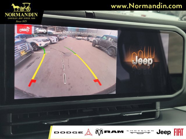 Used 2024 Jeep Wrangler Unlimited Sahara w/ Technology Group AWD/4WD image 10