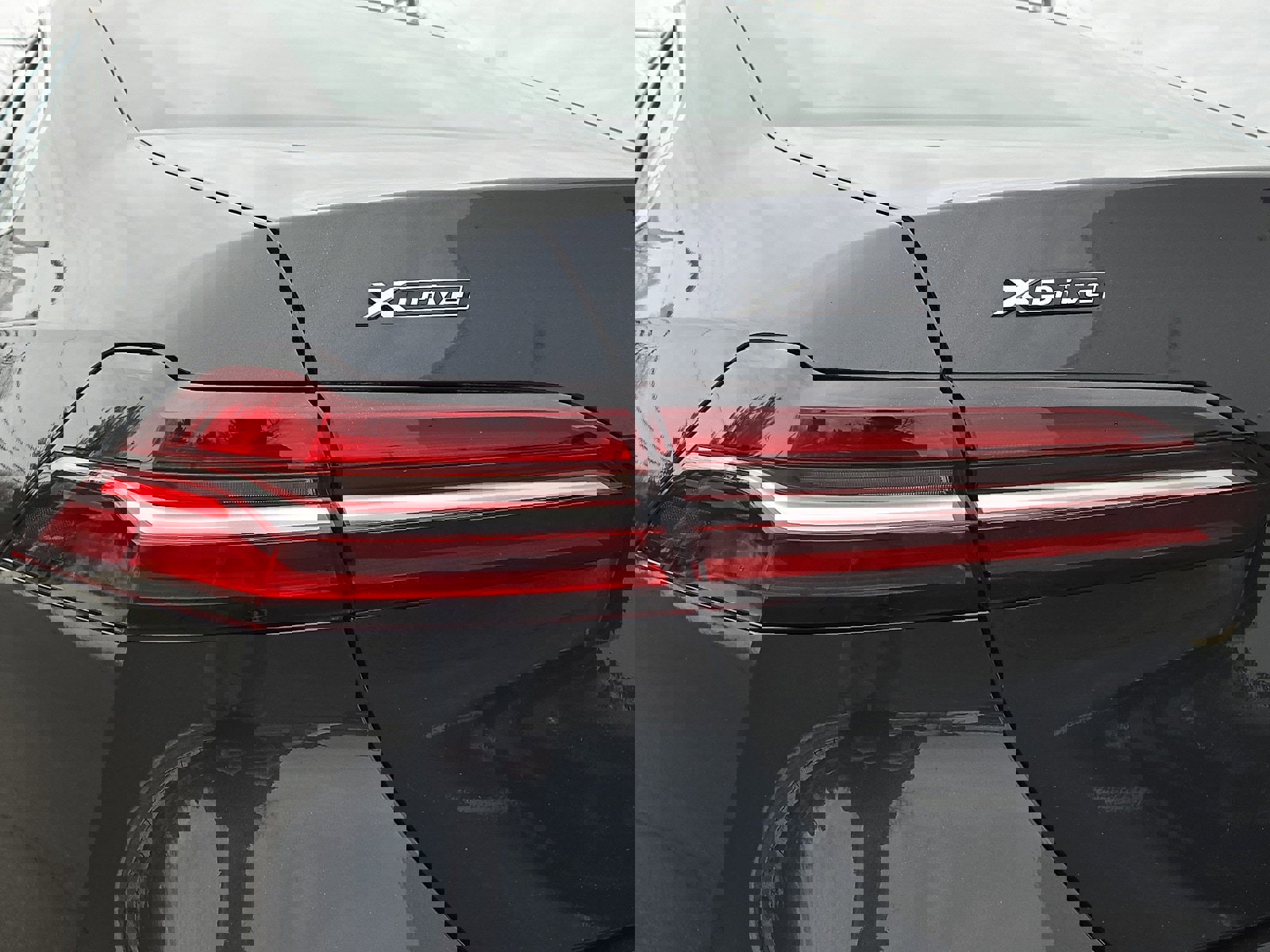 Used 2024 BMW 540i xDrive image 10