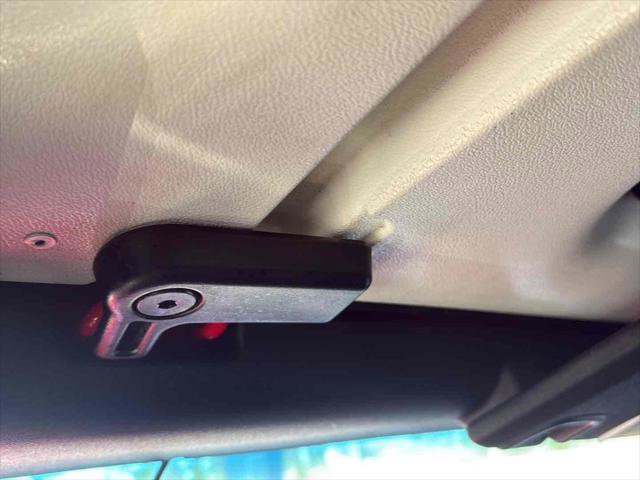 Used 2017 Jeep Wrangler Unlimited Rubicon image 28