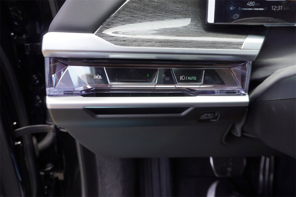 New 2025 BMW 740i w/ Executive Package image 17