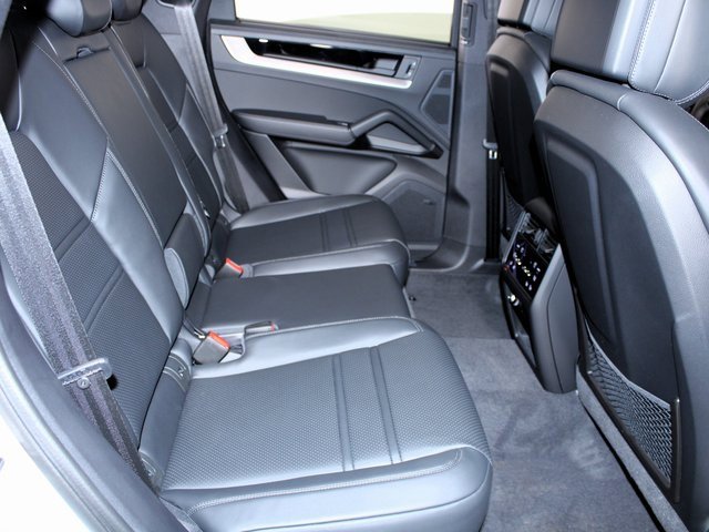 New 2025 Porsche Cayenne Coupe image 23
