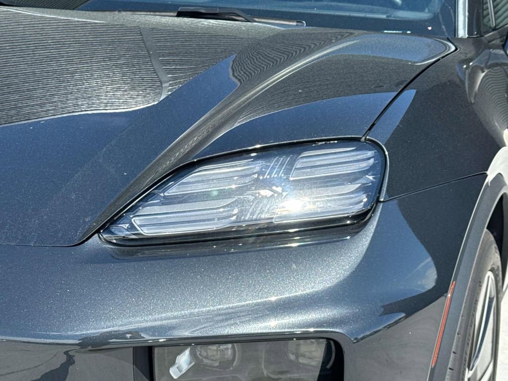 Certified 2024 Porsche Macan 4 Electric image 7