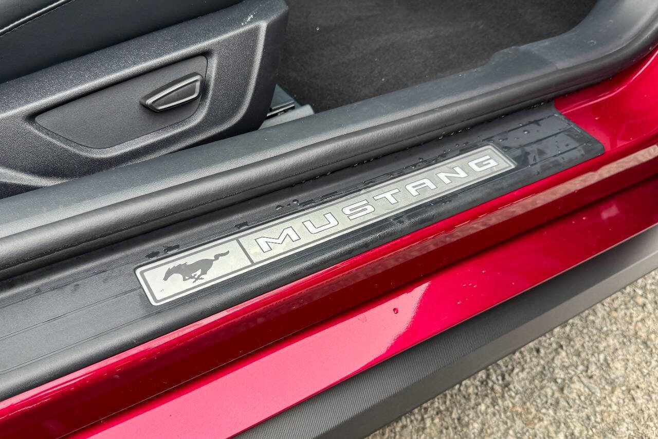 Used 2025 Ford Mustang GT Premium image 19