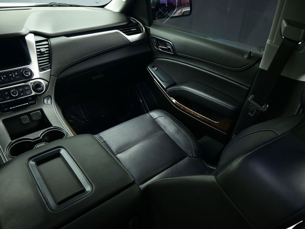 Used 2020 Chevrolet Suburban LT image 13