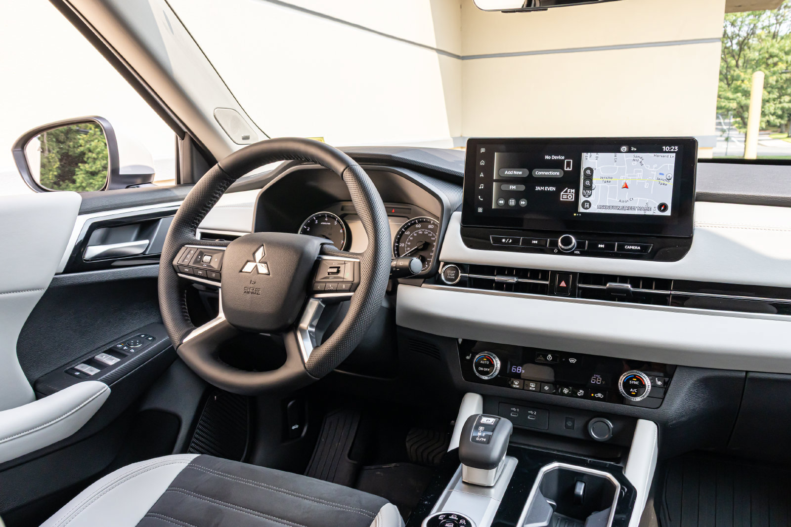New 2026 Mitsubishi Outlander SE FWD image 17