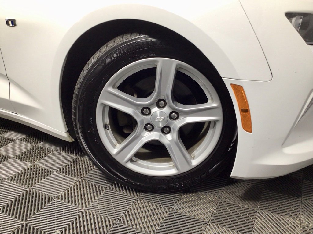 Used 2017 Chevrolet Camaro LT image 26