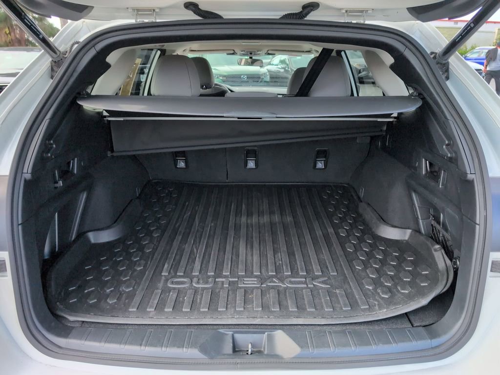 Used 2025 Subaru Outback Premium image 29