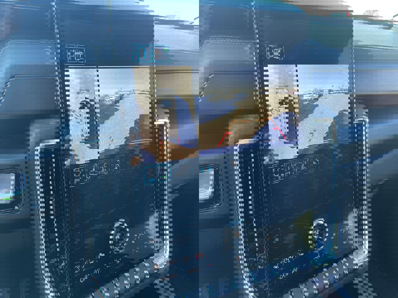 Used 2025 GMC Yukon Denali w/ Sun & Power Step Package image 15