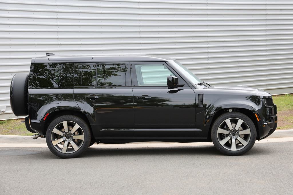 New 2026 Land Rover Defender 110 V8 AWD/4WD image 4