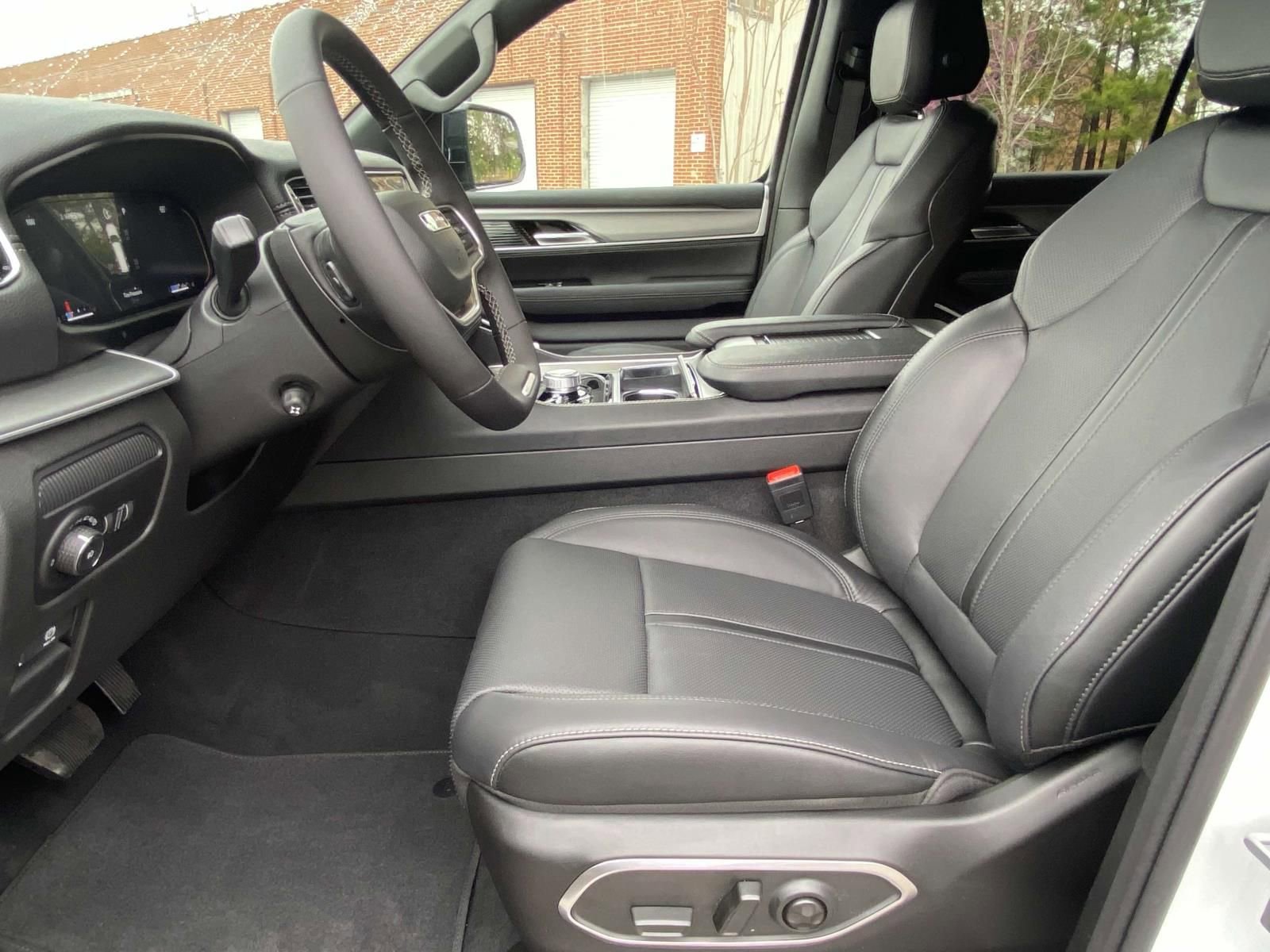 New 2025 Jeep Wagoneer Series II AWD/4WD image 18