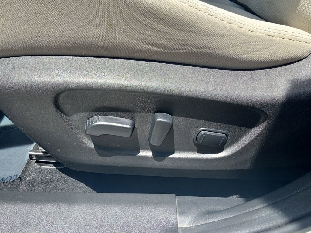 Used 2021 Nissan Rogue Sport SV AWD/4WD image 12