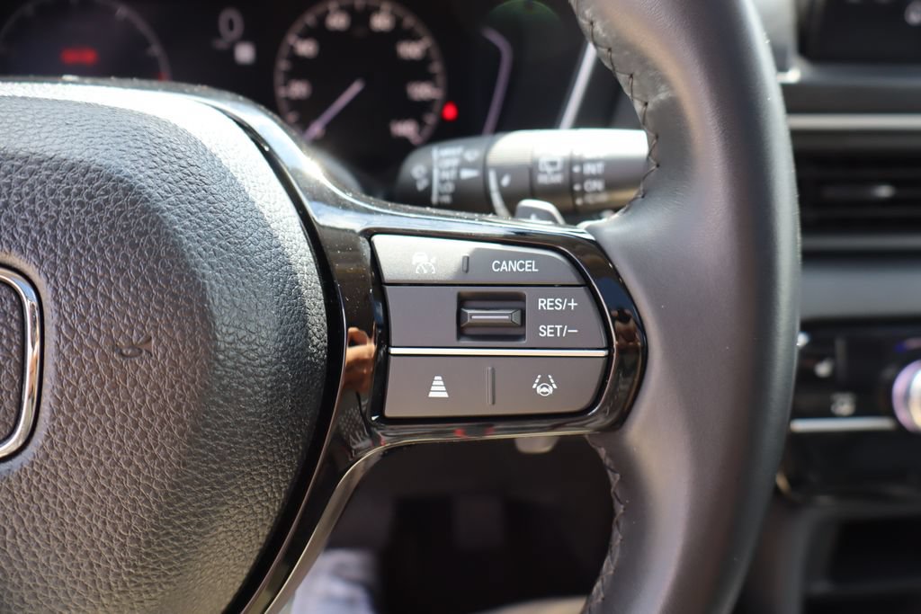 Used 2023 Honda Pilot Touring image 15