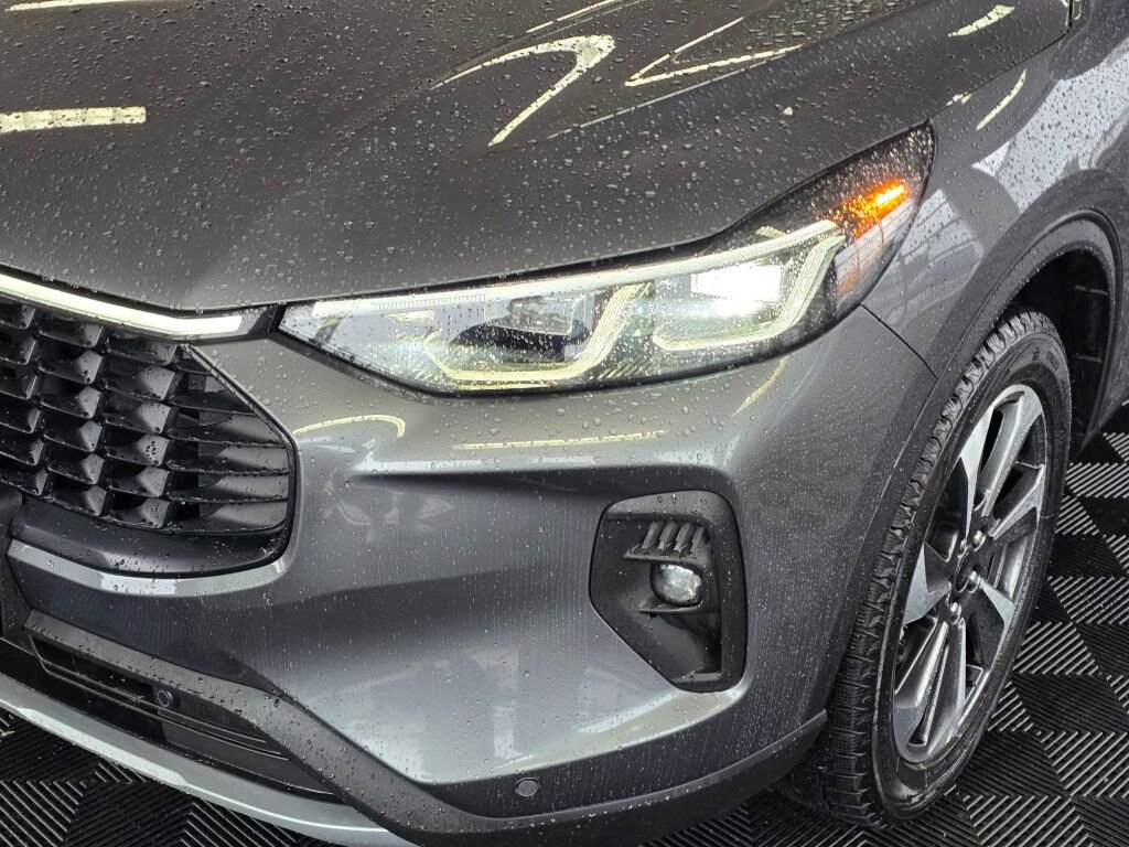 Used 2024 Ford Escape Platinum image 10