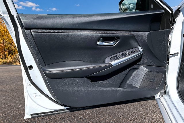 Used 2023 Nissan Sentra SR w/ SR Premium Package FWD image 19