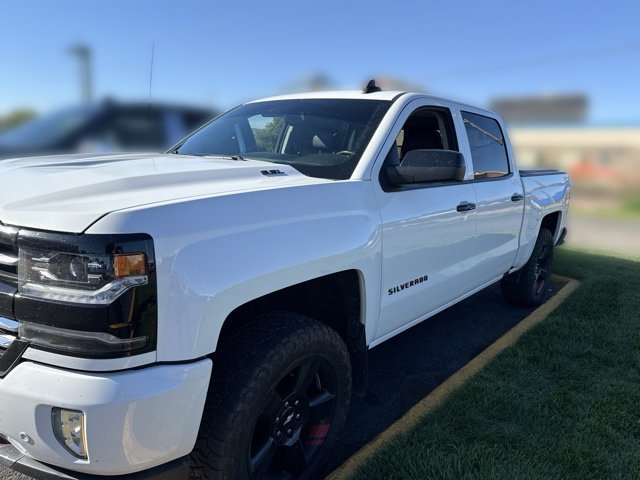 Used 2018 Chevrolet Silverado 1500 LTZ Z71 w/ Redline Edition AWD/4WD image 37