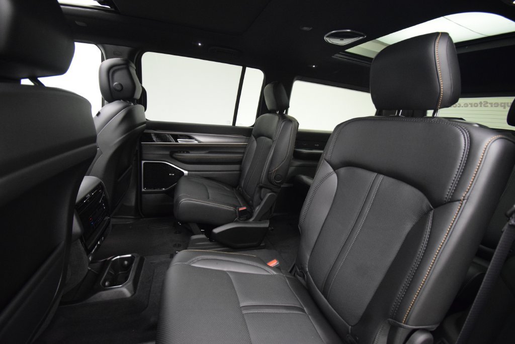 New 2026 Jeep Grand Wagoneer 4WD image 40