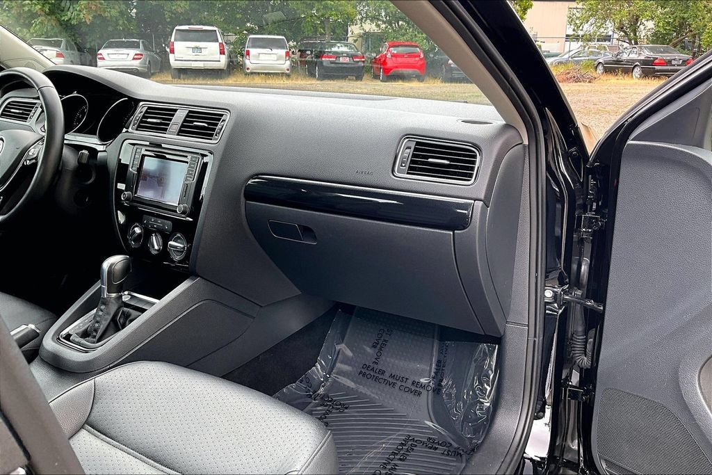 Used 2016 Volkswagen Jetta SEL FWD image 19