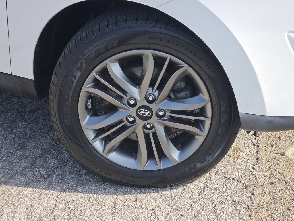 Used 2015 Hyundai Tucson SE AWD/4WD image 18