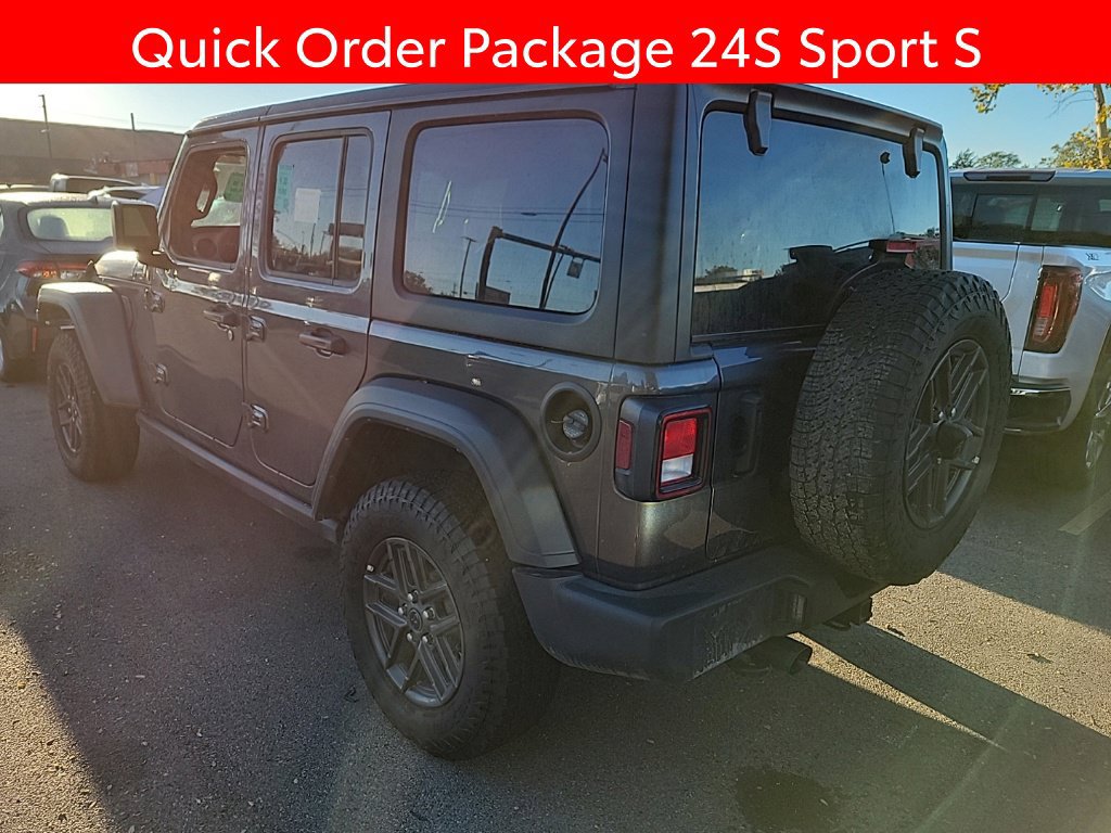 Used 2026 Jeep Wrangler Unlimited Sport AWD/4WD image 4