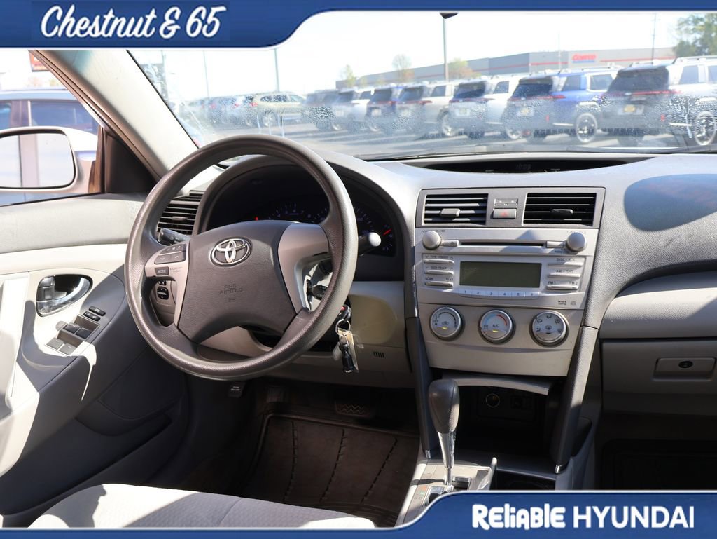 Used 2011 Toyota Camry LE image 14